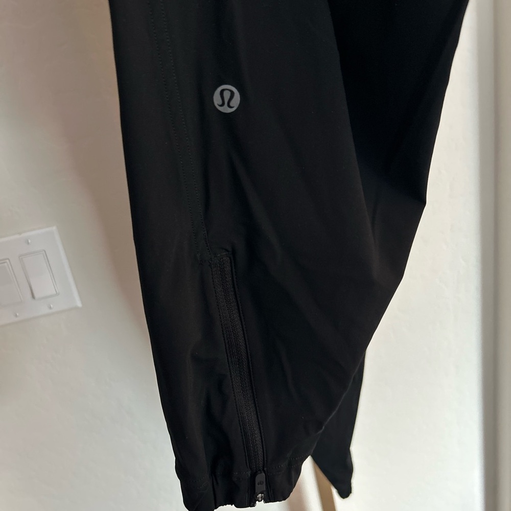 Lululemon Women’s Black Jogger Pants Size 14 Athleisure - Picture 7 of 9